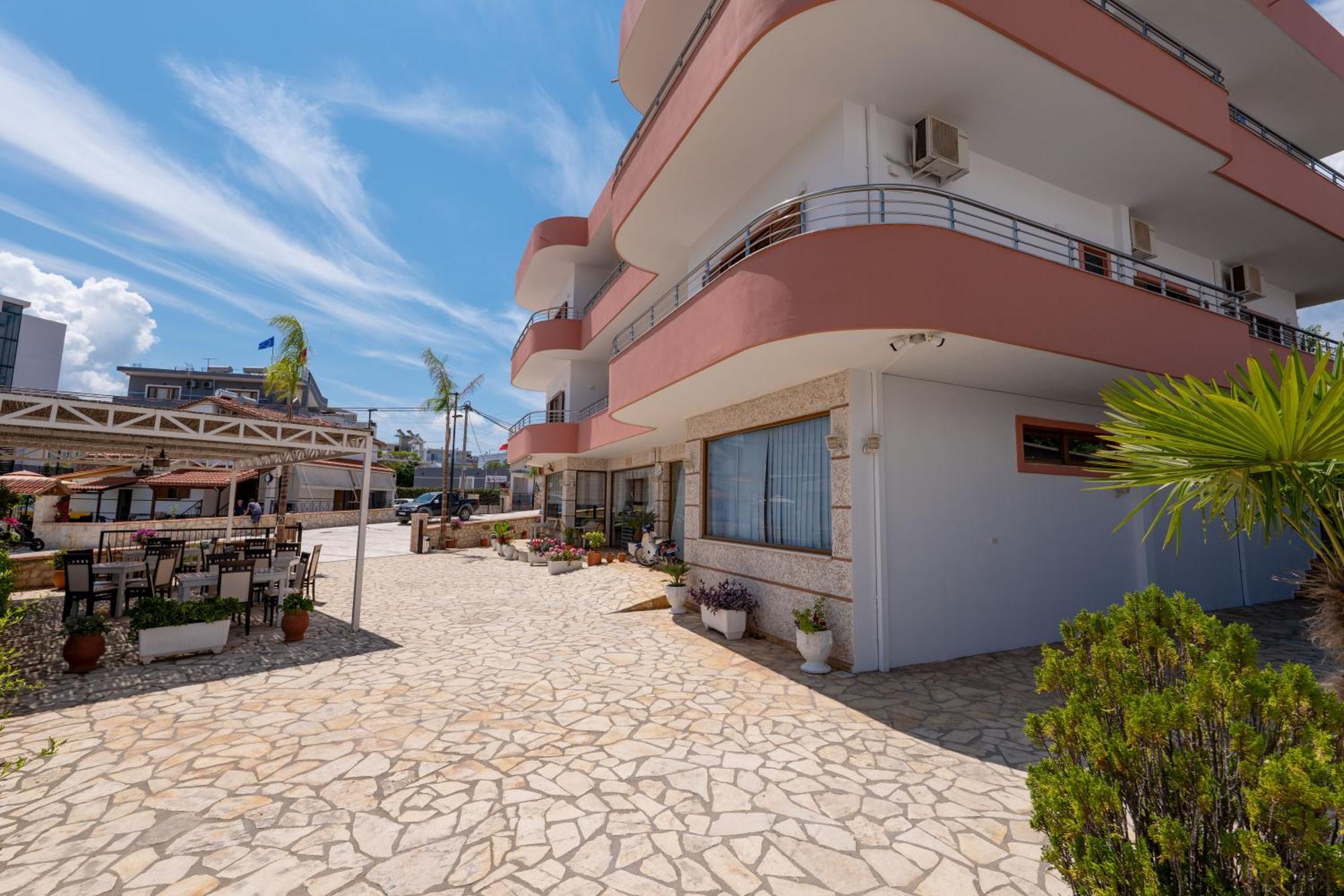 Doni Apartments Ksamil Bagian luar foto